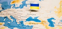 Landkarte mit Fokus auf Ukraine (c) Shutterstock hyotographics